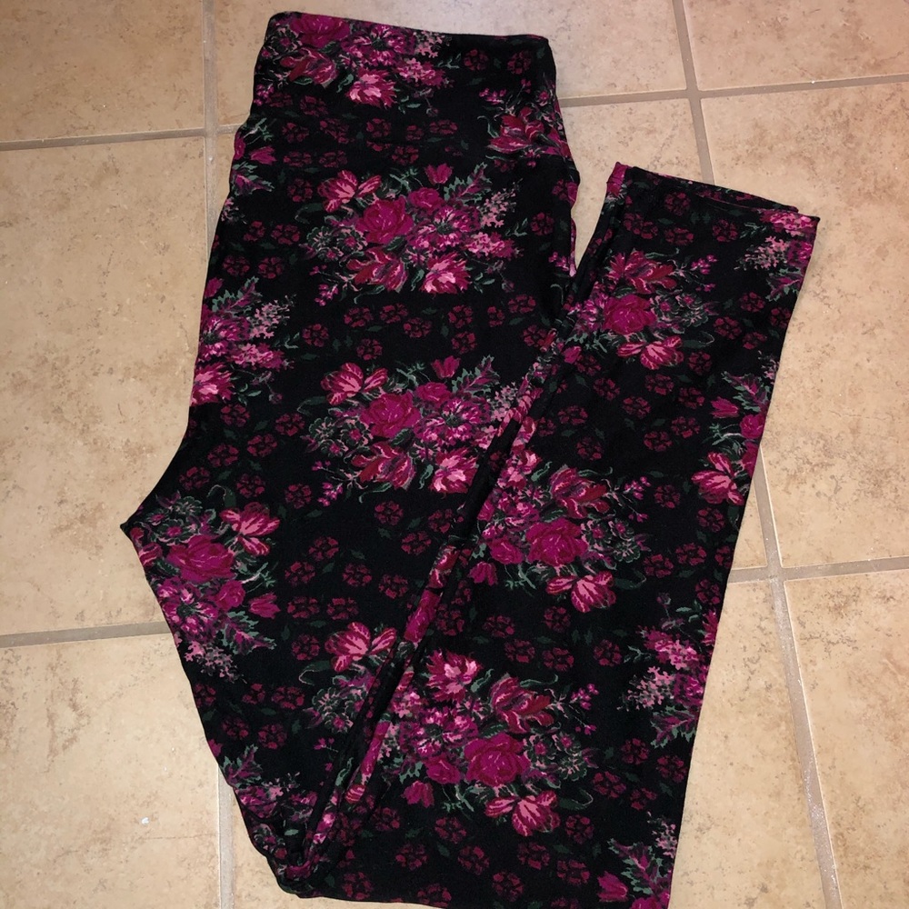 Brand new Lularoe leggings in TC